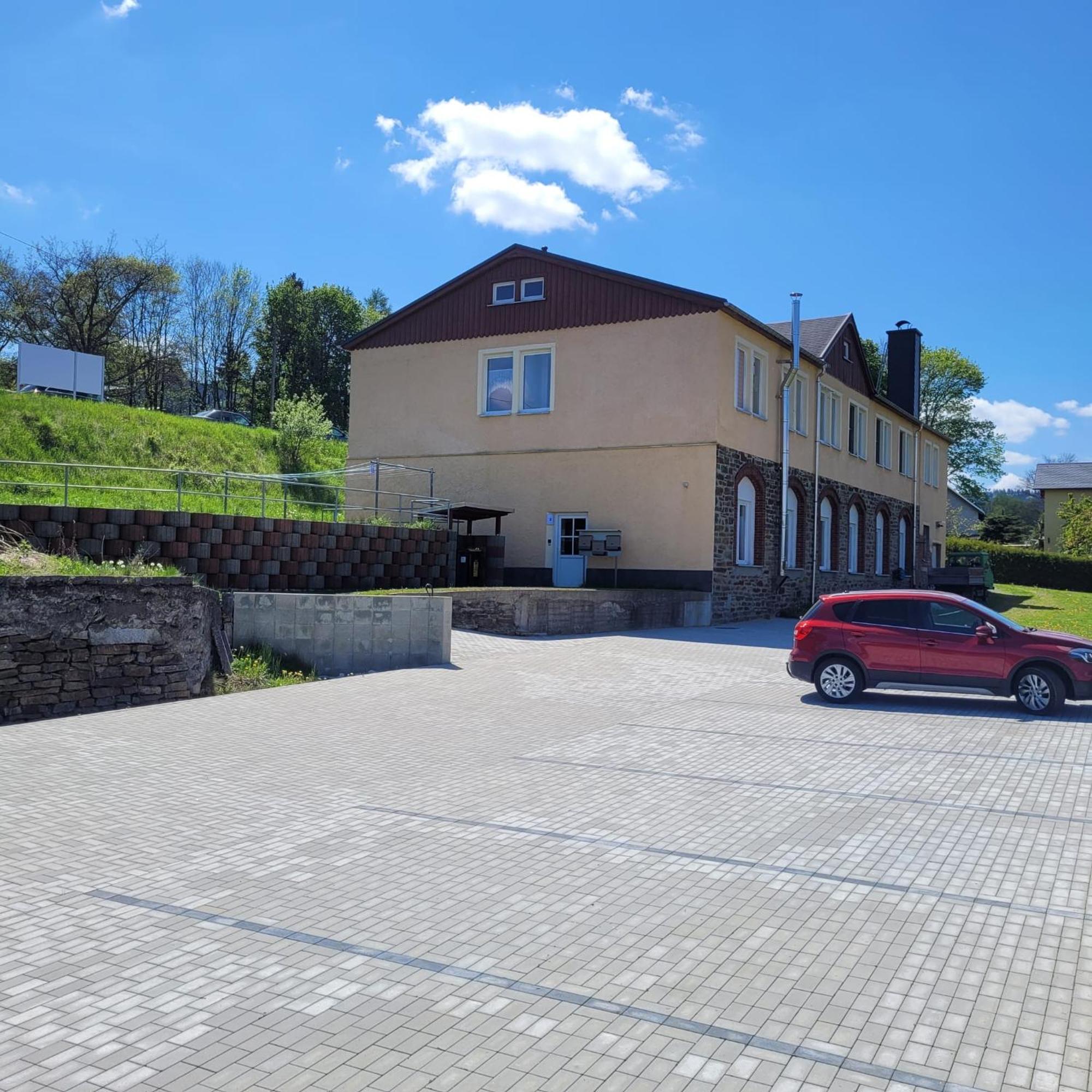 Ferienwohnungen An Der Fichtelbergbahn Cranzahl Екстериор снимка
